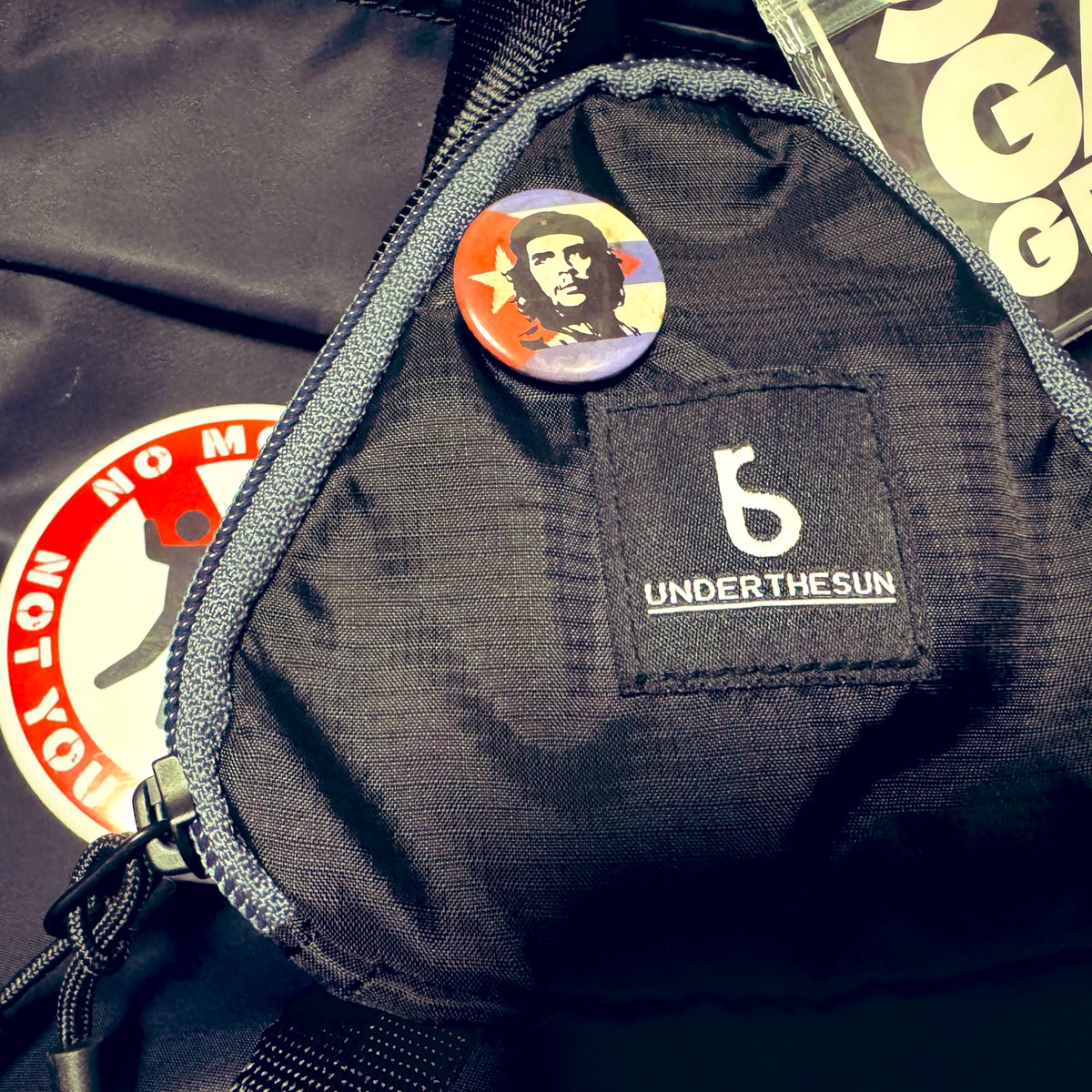 manup108's tweet image. 会場で
知らないお客さんが「ええCAP」って褒めてくれはりましたけど！！そうです！！
ええCAPなんです！サマソニ大阪で買いました！SNSだけじゃなく普段からアピールしまくってます（あらゆることを）
その方！同じおにぎりをたぶん買ってはったから「私もおにぎりです」って見せた

@_______THESUN