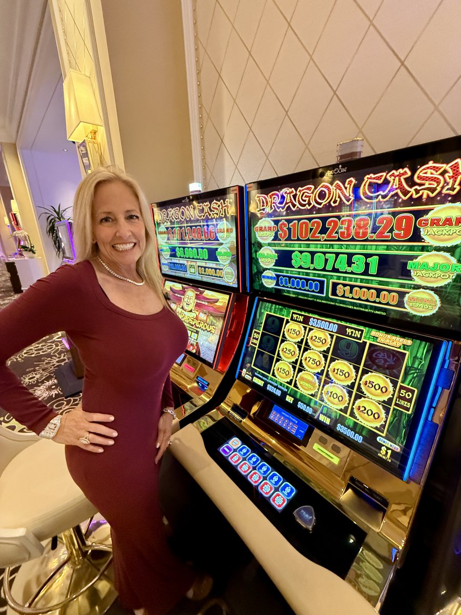 GoddessOfSlots1's tweet photo. Catching that Dragon Cash fire in a maroon moment at @encorebostonharbor π₯
#GoddessofSlots #slotscommunity #vegascasino #slotchannel #slotsfun #slotmachinejackpot #casinolife #lasvegasslots #slotsdaily #casinostreamer #casino #casinoonline #money #winning https://t.co/9IEMFKKHgE