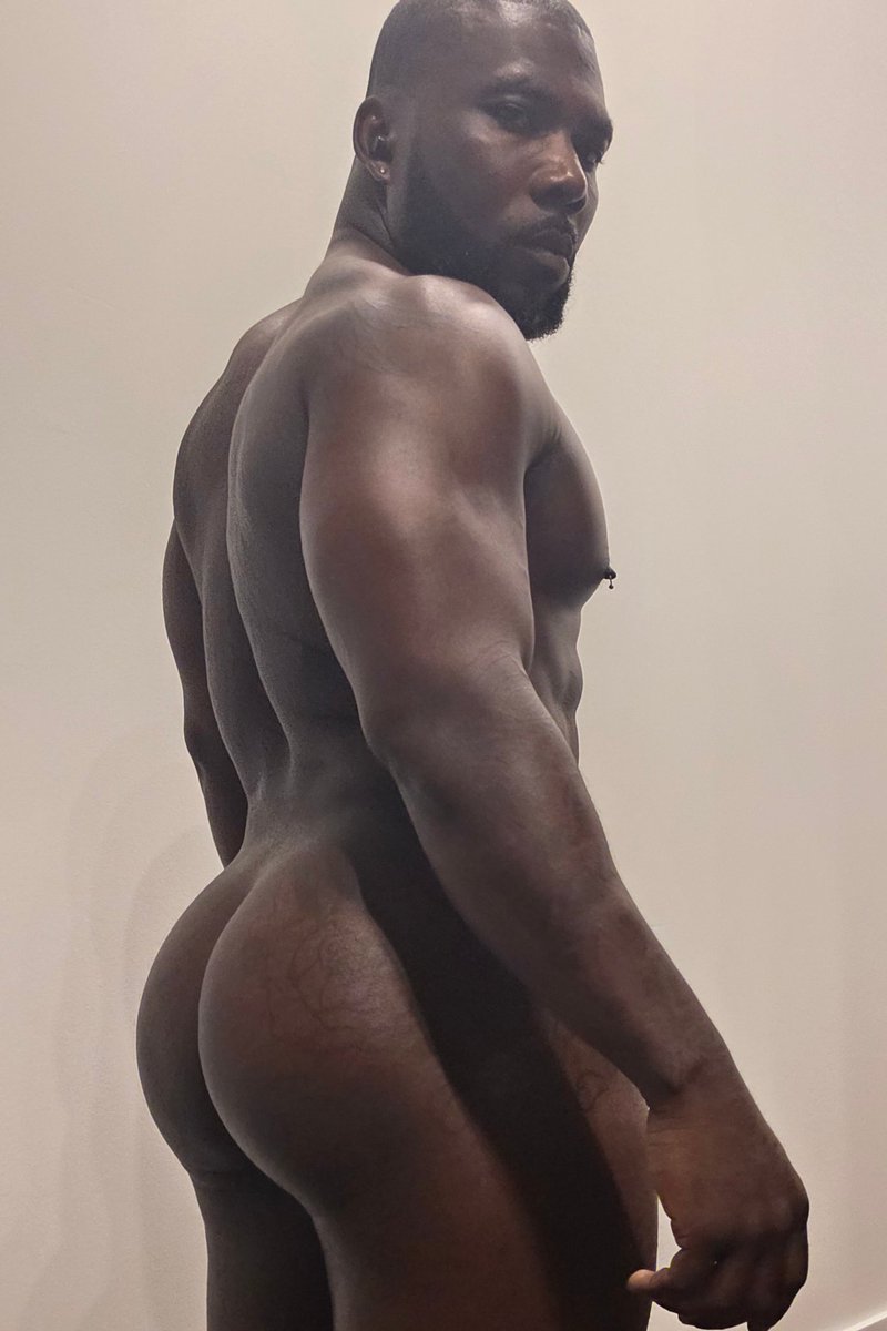 XXXASS15's tweet photo. 👀 https://t.co/3LefcJBDpP