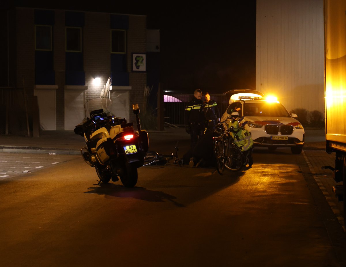 Fietser naar ziekenhuis met hoofdletsel na botsing in Monster