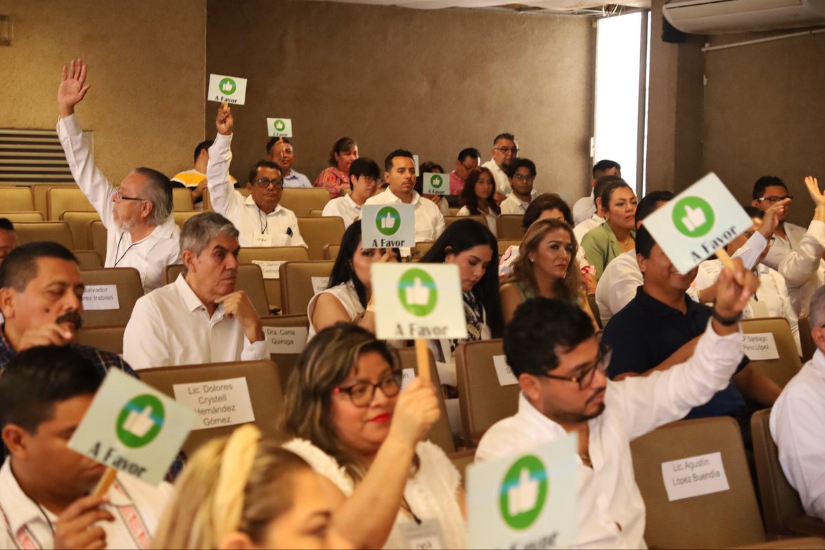 En representación del Gobernador Javier May Rodríguez, la Secretaría de Turismo y Desarrollo Económico dio fe de la toma de protesta de Leidi Susana León Sánchez como presidenta de la CANACO ServyTur para el periodo 2026–2027.

#DesarrolloEconomico #CANACO #Tabasco
