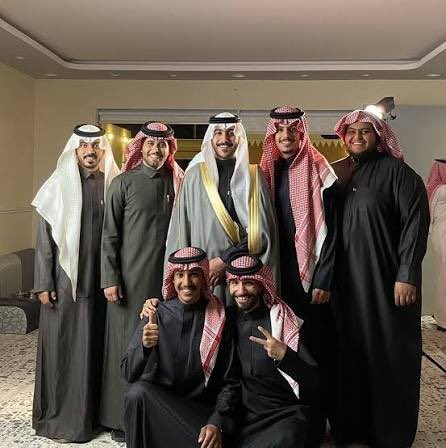 ما تعرف قدر الشيء إلا إذا افتقدته …. اسال الله ان يعيد قروب ابوحصة عاجلاً غير آجل… مجموعة من الشباب حافظوا على مبادئهم وقيم مجتمعهم ، منحهم الله (القبول) عند اغلب شرائح المجتمع وبمختلف مناطق المملكة…
الحياة تمضي وتستمر 🙏