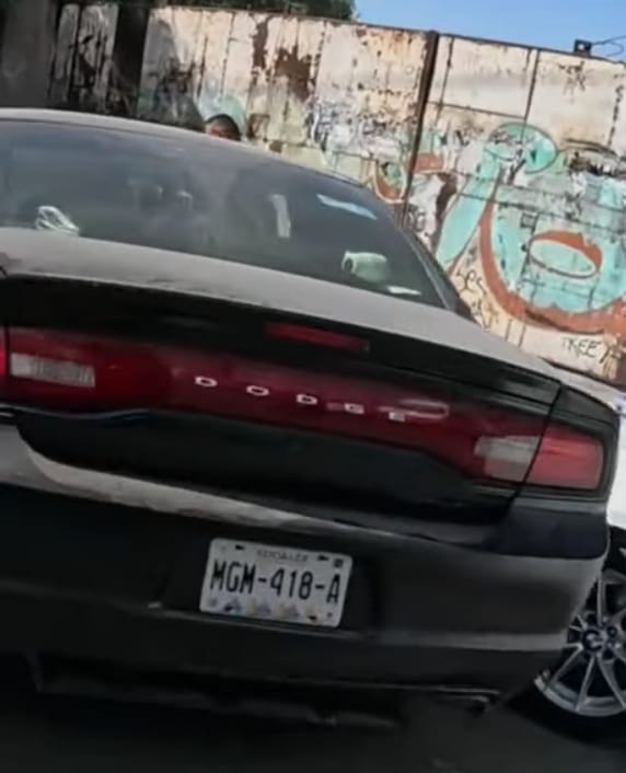 El corredor del terror en el miedomex, desde El Toreo Naucalpan, hasta Los Reyes la Paz, Chicoloapan y todo lo que rodea a la CDMX esta de miedo.

"Buen día adjunto imágenes de ministeriales secuestrando ciudadanos en texcoco los reyes lapaz ahora de este lado el mismo modus