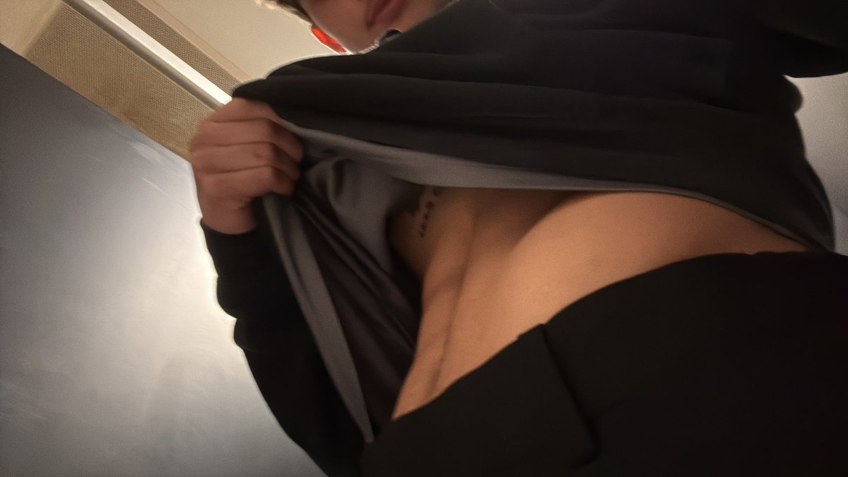 masterRock tweet media