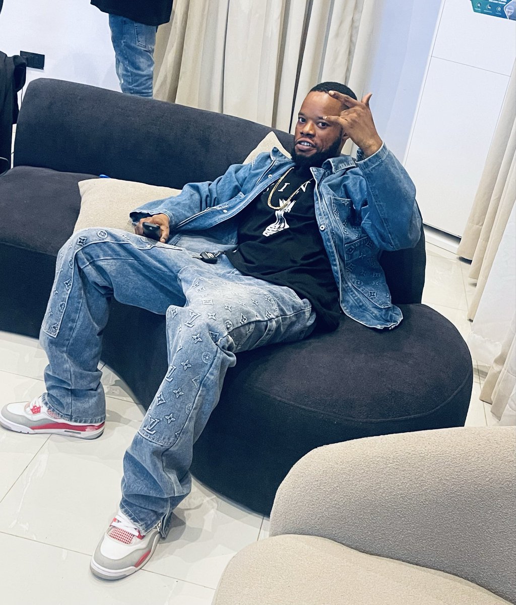 MWB6170's tweet photo. If I notice say you be Wizkid fc me and you don turn bestie ❤️ 🦅 https://t.co/1x3qCStlfb