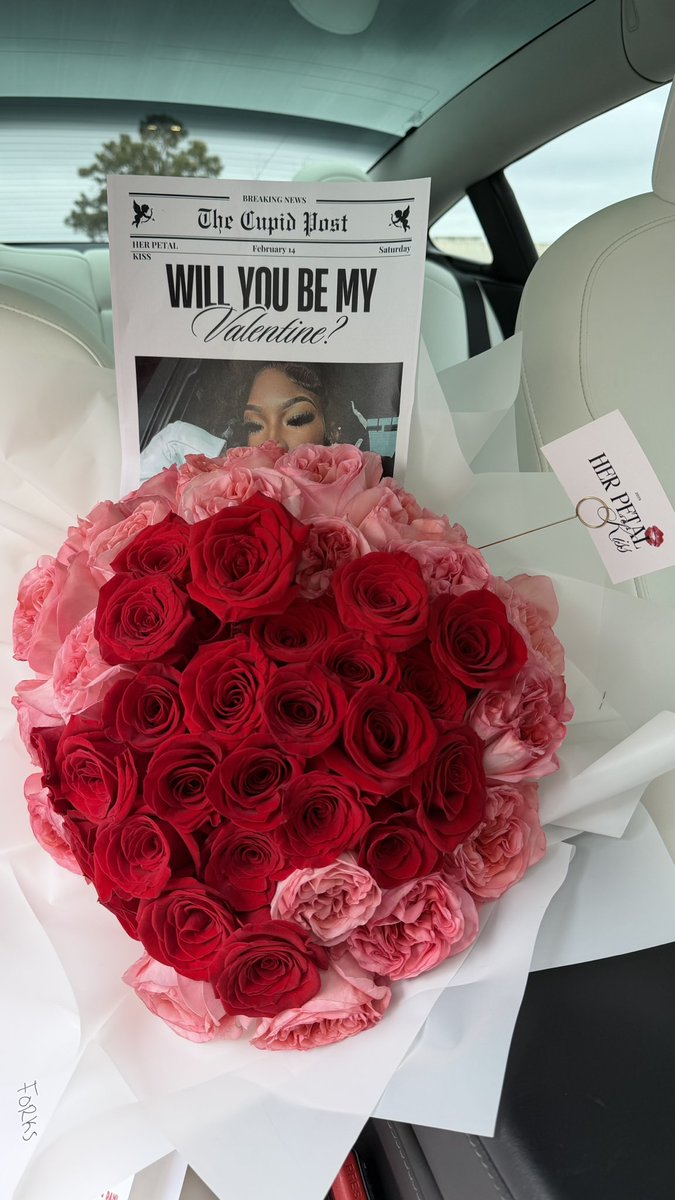 itsrianilamar's tweet image. My eyes haven’t left these flowers yet😂🥹they’re literally so cute