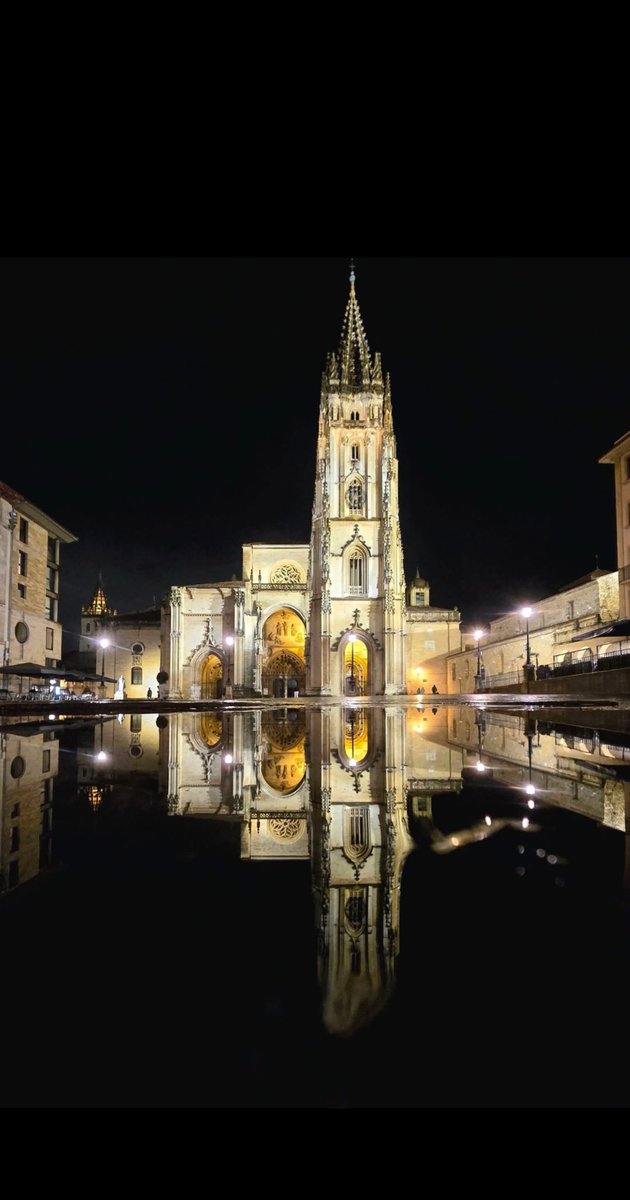 La Sancta Ovetensis de nueche.

Uviéu, Asturies

📸: El Rincón de Esga