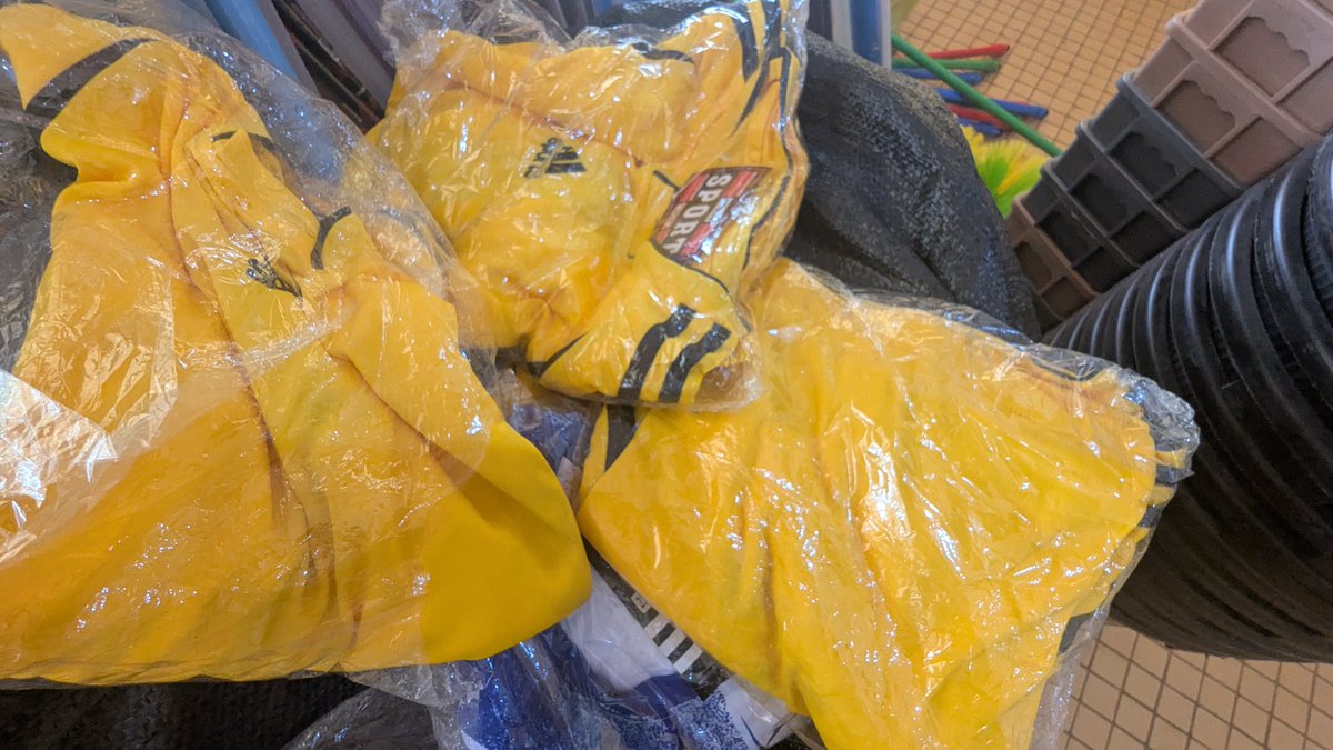 Le sport, c’est plus que le jeu. C’est la santé, l’égalité et l’autonomisation des jeunes filles, elles gagnent en confiance, en santé et en pouvoir d’agir 💪🏾
À l’occasion de la JournéeMondialeDuSportFéminin, <a href="/unfpa_benin/">UNFPA Bénin CO</a> équipe des lycées à Natitingou et Parakou
#SportFéminin