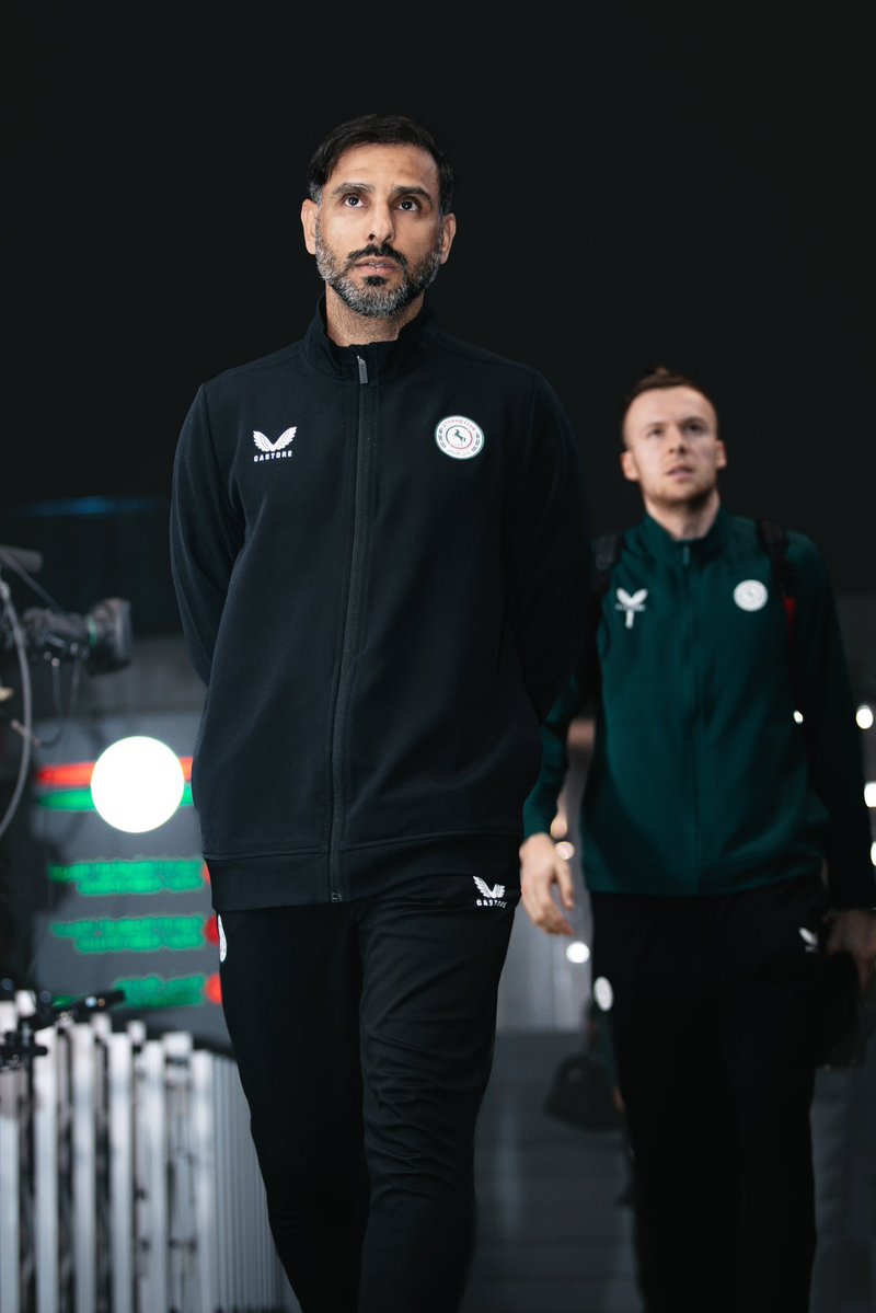 تأخير الرواتب لـ 4 أشهر، غيابات مؤثرة في كل لقاء، 4 أجانب نفس أدوار بعض ومع ذلك حقق نقاط أكثر الاتحاد ونيوم والخليج

ليتك يالشهري عيونك خضراء وشعرك أشقر بس عشان تتصدر عنوان الصحف والبرامج