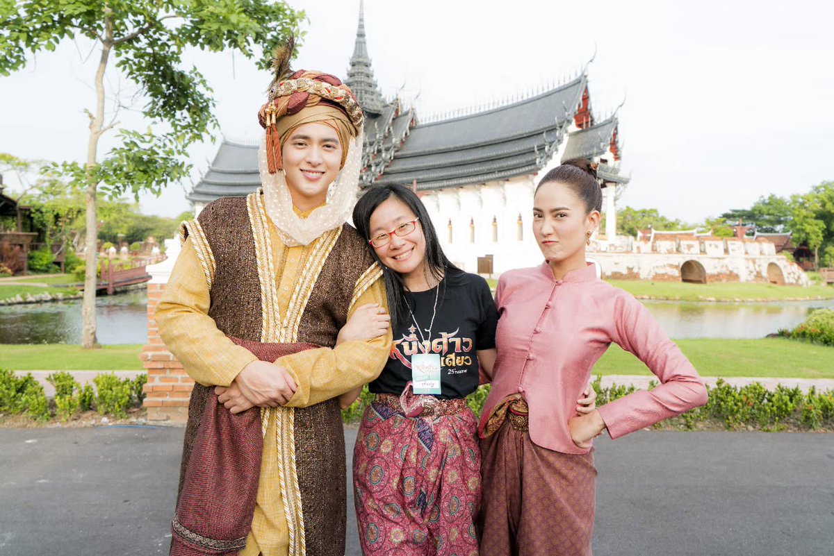 เป็นอีกเรื่องที่ชอบมากกกก เพราะละครถอดนิยายออกมาเป๊ะๆ ตอนนี้เอากลับมาให้ดูกันฟรีๆทางหน้าจอช่อง 3 อีกครั้งแล้ว ไม่อยากให้พลาดกันน้า #หนึ่งด้าวฟ้าเดียวรีรัน เริ่มไปแล้วเมื่อวานนี้ 20.30 น. ดูทีวีกด33 ดูมือถือกด3plus จ้า
#เจมส์จิรายุ #jirayu_jj #แต้วณฐพร Cr.katesupapant