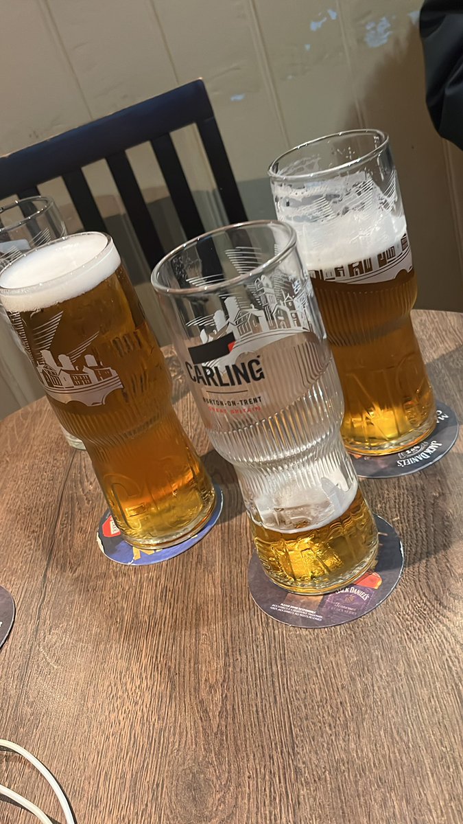 Tonight we celebrate Keegan bloom existing ❤️💛 MY RIGHT BACK