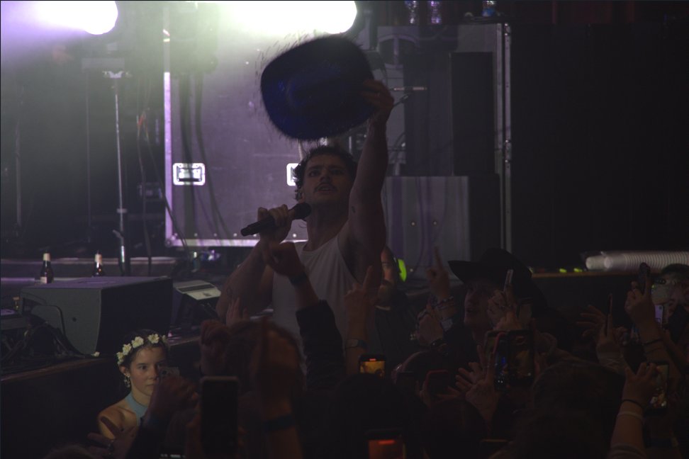 rothzshots's tweet photo. Finding photos for my Uni work and I am giggling at @Vita3ali in the corner https://t.co/nHpuis8hAc