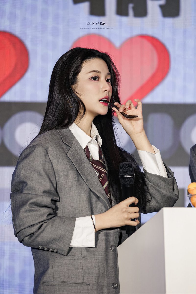 risarinbits's tweet image. UHHHSHDHDV😭😫😭😭😭😭😭