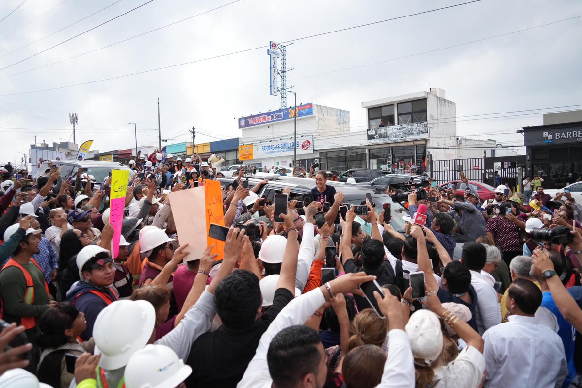 JessiSaiden's tweet image. ¡Amor con Amor se paga! 🙌🏻🫂

Así reciben a nuestra querida presidenta @Claudiashein en #Tamaulipas a su llegada al Hospital General de Tampico del @ISSSTE_mx.

#PresidentA
#ClaudiaSheinbaum
