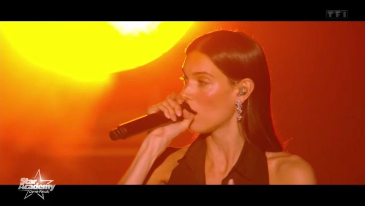 StarAcShow's tweet image. Une Charlotte peut en cacher une autre 

#StarAcademy #StarAcademyLeLive