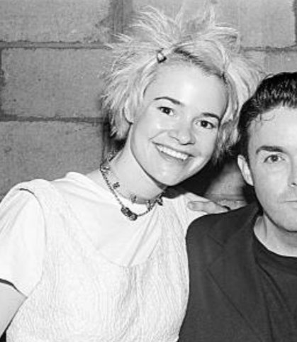 assburgerzXD's tweet photo. i love this quirked up white girl #leisha https://t.co/VuI1qZbR8d