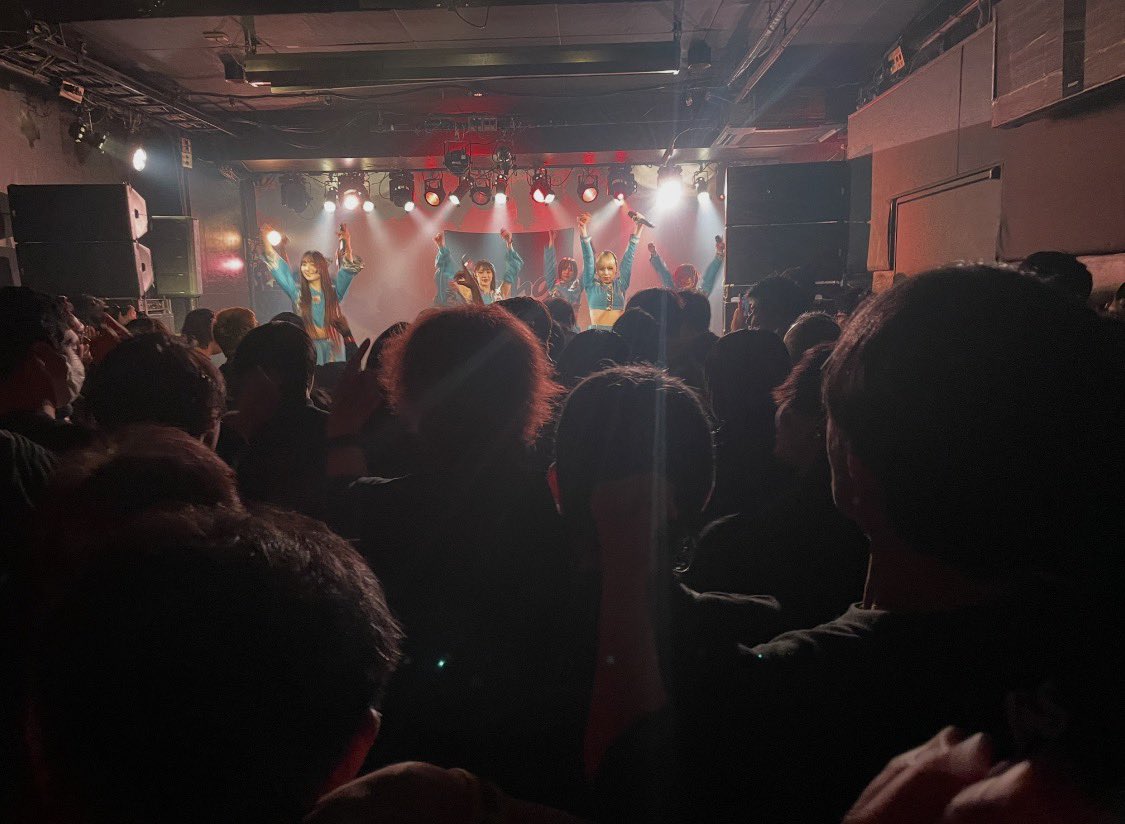 ilikebetterthan's tweet image. 1月24日（土）
"VS VS SOMO-Road to Zepp special 3man live-"
下北沢ERA

SOMOSOMOさん！
Zepp Shinjuku
僕もお邪魔します🙇‍♂️

Finallyさん！
メジャーデビュー❗️
おめでとうございます🎉

どちらも凄いグループ‼️
本日も満員👍

LiVSもいつか必ずね♪

#SOMOSOMO
#Finally
 #LiVS