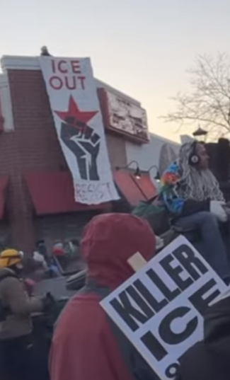 wFarrellThomas's tweet photo. @ImMeme0 Black power fist, commie red star. this is insurrection not protest. https://t.co/fvsAx3nR78