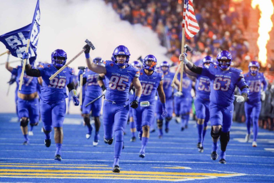 Isaac_Cooki3's tweet photo. All glory to God!! After having an amazing conversation with @CoachCollins46 . I have been blessed to have earned my Second D1 scholarship from Boise State University. #GoBroncos #rolldons https://t.co/wgs9g2dsIm