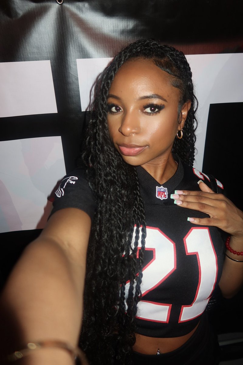 lauryn tweet media