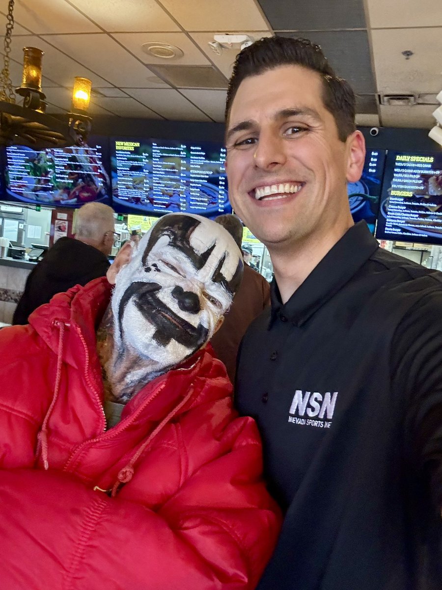 Bumped into Lobo legend ‘Snake’ getting his pregame meal at ABQ staple Frontier.