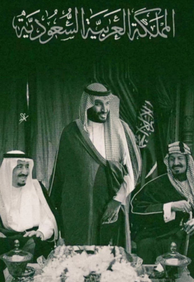 <a href="/k_h99kh/">خالد بن عبدالله</a> #السعودية_العظمى
ليس الوطن اسمًا يتداول
ولا راية ترفع في المناسبات فقط
الوطن إحساس يسكن القلب
ويكبر كلما كبر الأمان

هو الأرض التي علمتنا الوقوف بثبات
والسماء التي فتحت لنا أبواب الطموح
هو تاريخ يُورَّث فخرًا
وحاضر يصاغ بعقول وسواعد لا تعرف التراجع

فيه نحب بثقة
ونحلم بجرأة
ونمضي