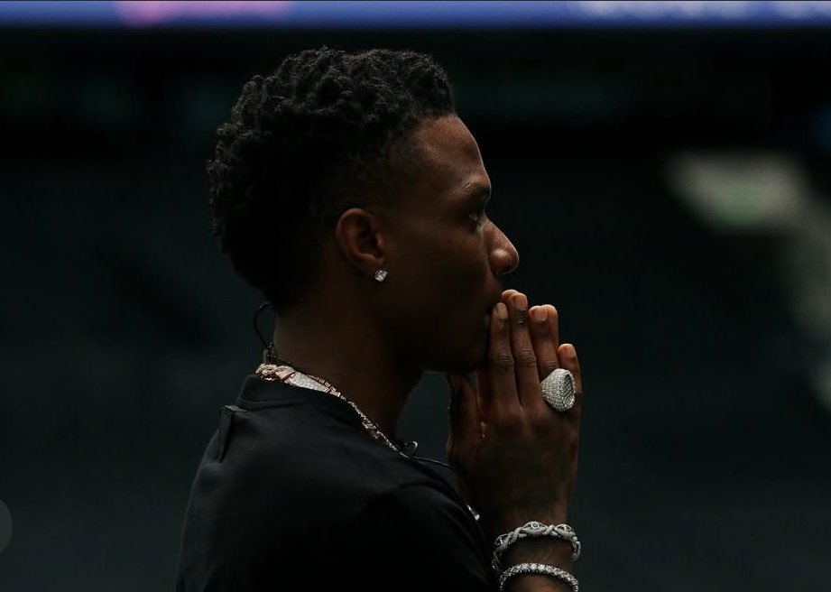 Prayer of victory for <a href="/wizkidayo/">Wizkid</a> 

Today, Lord—Master of the universe, ruler of the forces of nature and the four elements: water, earth, fire, and air—
we thank You for Your covering over Wizkid.
Every plot formed in secret collapsed by its own weight.
What was meant to trap him