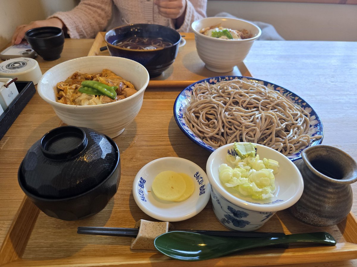 お昼は久しぶりの三貞
🐱、ケーキありがとう😌