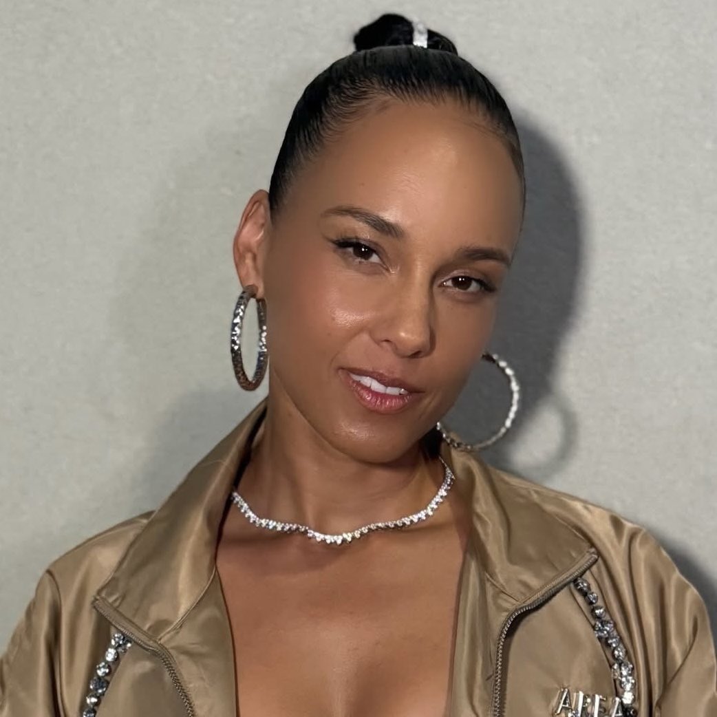 Happy 45th birthday to the talented Alicia Keys.