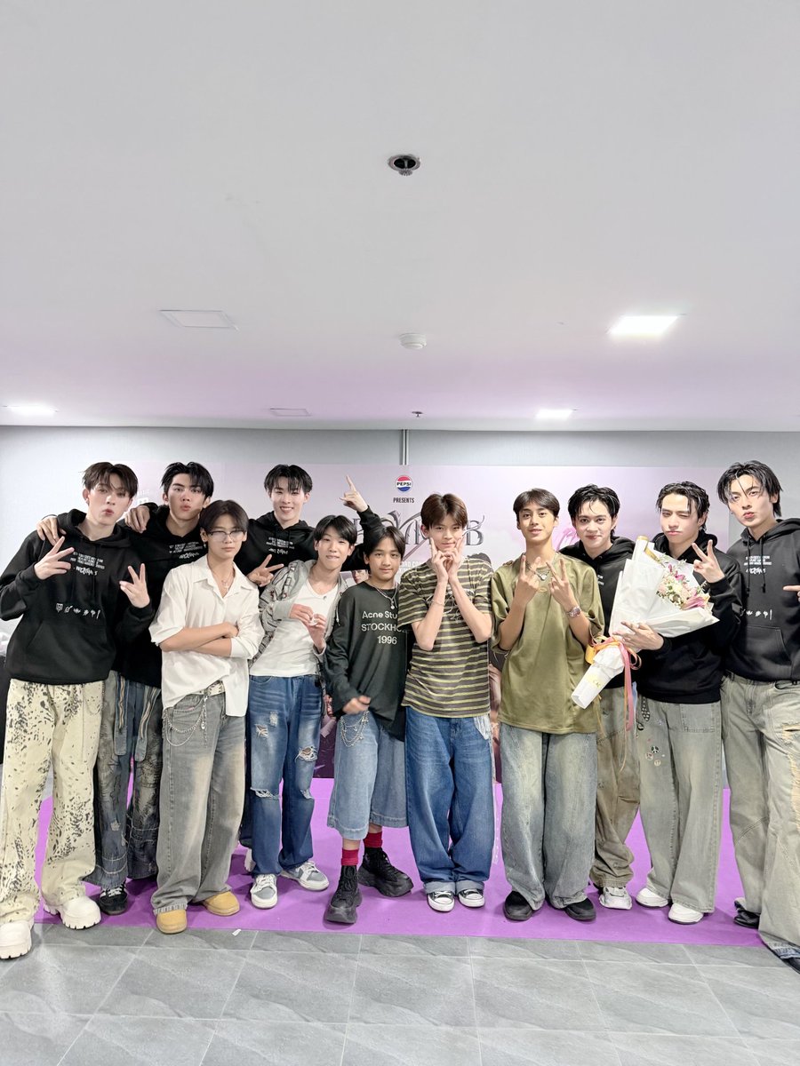 TraineeCAC's tweet image. ยินดีกับคอนเสิร์ตใหญ่ครั้งที่ 3 ของพี่ๆ PROXIE ด้วยนะครับบบบ❣️💥

ขอบคุณพี่ๆ ที่ชวนพวกเรามาดูโชว์เท่ๆ สนุกๆแบบนี้นะครับบ ได้รับแรงบันดาลใจสุดยอดเลยยย พี่ๆ เก่งมากคั้บบบ🤩

#PROXIE_The3rdConcert
#PROXIEth @PROXIE_Official
#clubafterclass
#TraineeCAC
#CACAlphaTrainee
#เด็กแคค