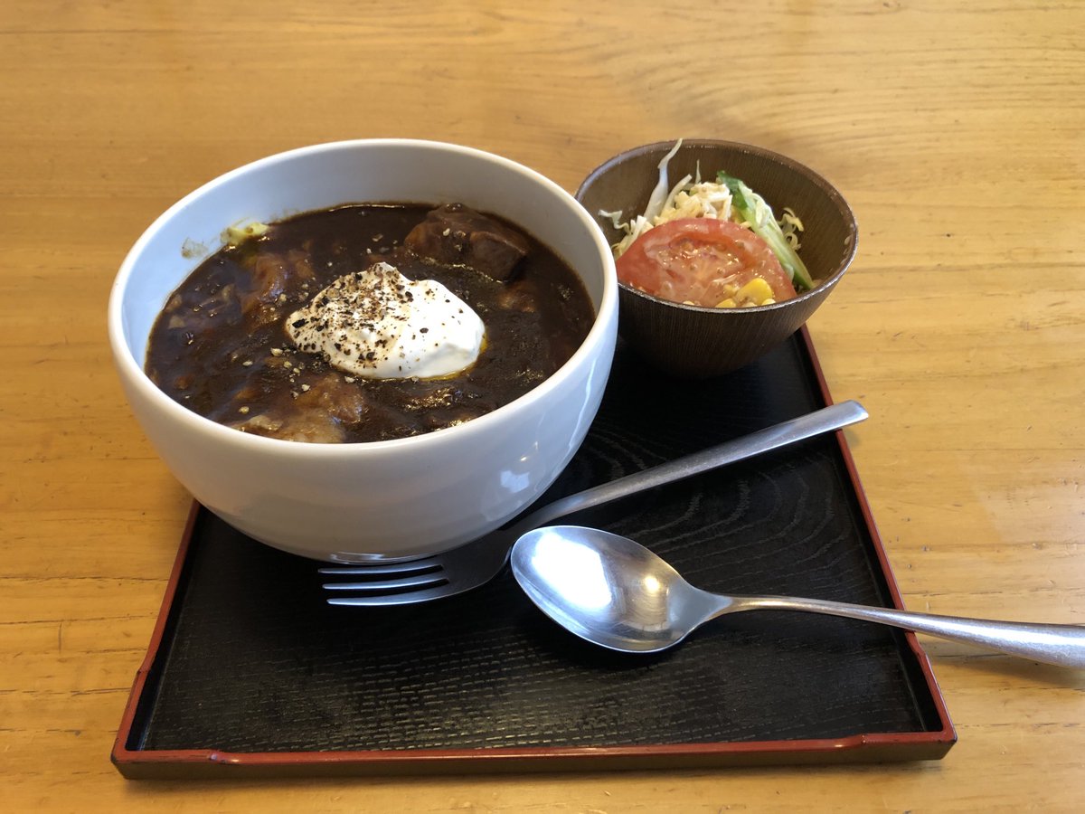 (ビーフストロガノフ丼)
食す。