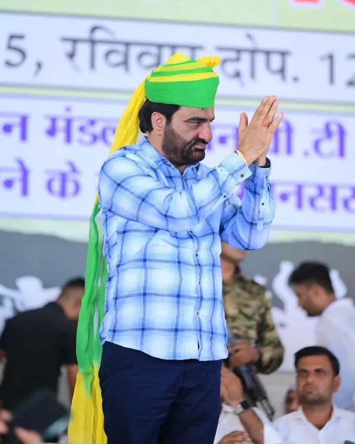 नागौर सांसद श्री हनुमान बेनीवाल जी को जन्मदिवस की ढेर सारी शुभकामनाएं और बधाई!
ईश्वर से आपके उत्तम स्वास्थ्य और सुयशपूर्ण जीवन की कामना करते हैं 🙏 
#HBDHanumanBeniwal