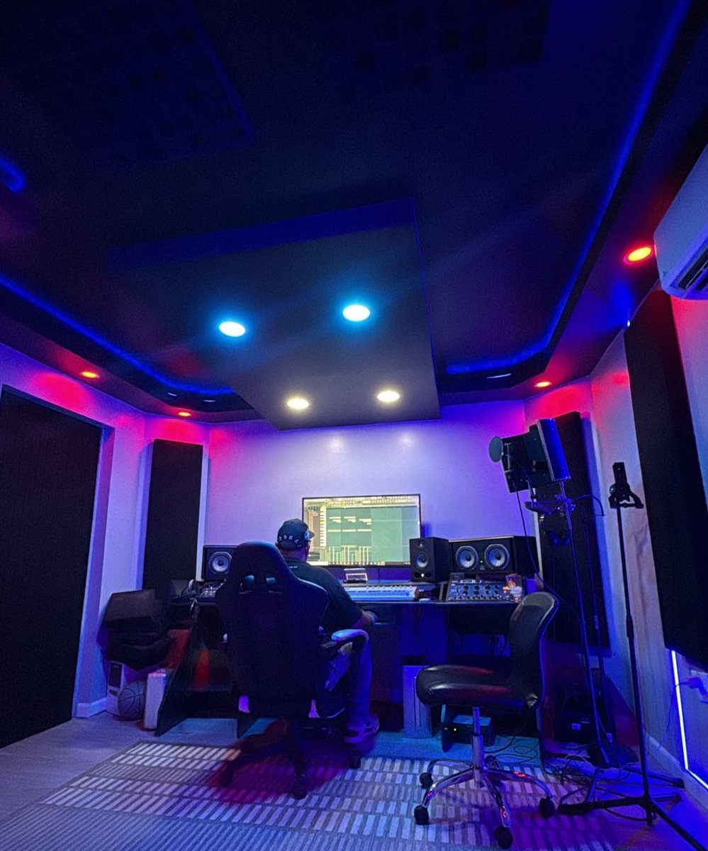 Label Submissions tweet media