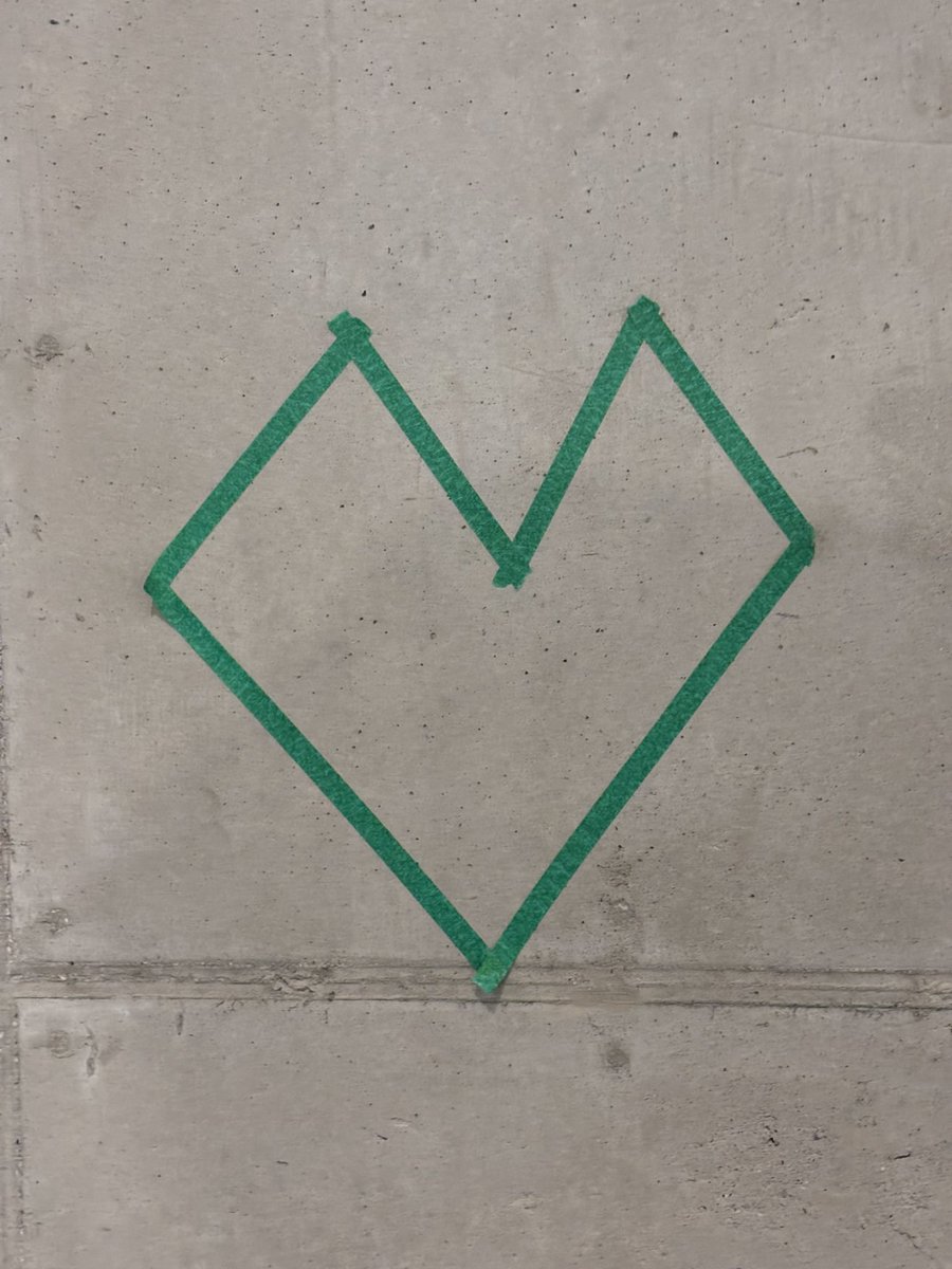 어제
스탠드오일 미세키서울 팝업한대서 성수동 갓는데 정작 건진건 0개고 필스훈트보고 추워서 카페만 뺑뺑이돌다왓다 내가 젤 사랑하는 성수동 카페 두개 러프러프 디디디…(꼭가보시기를..)