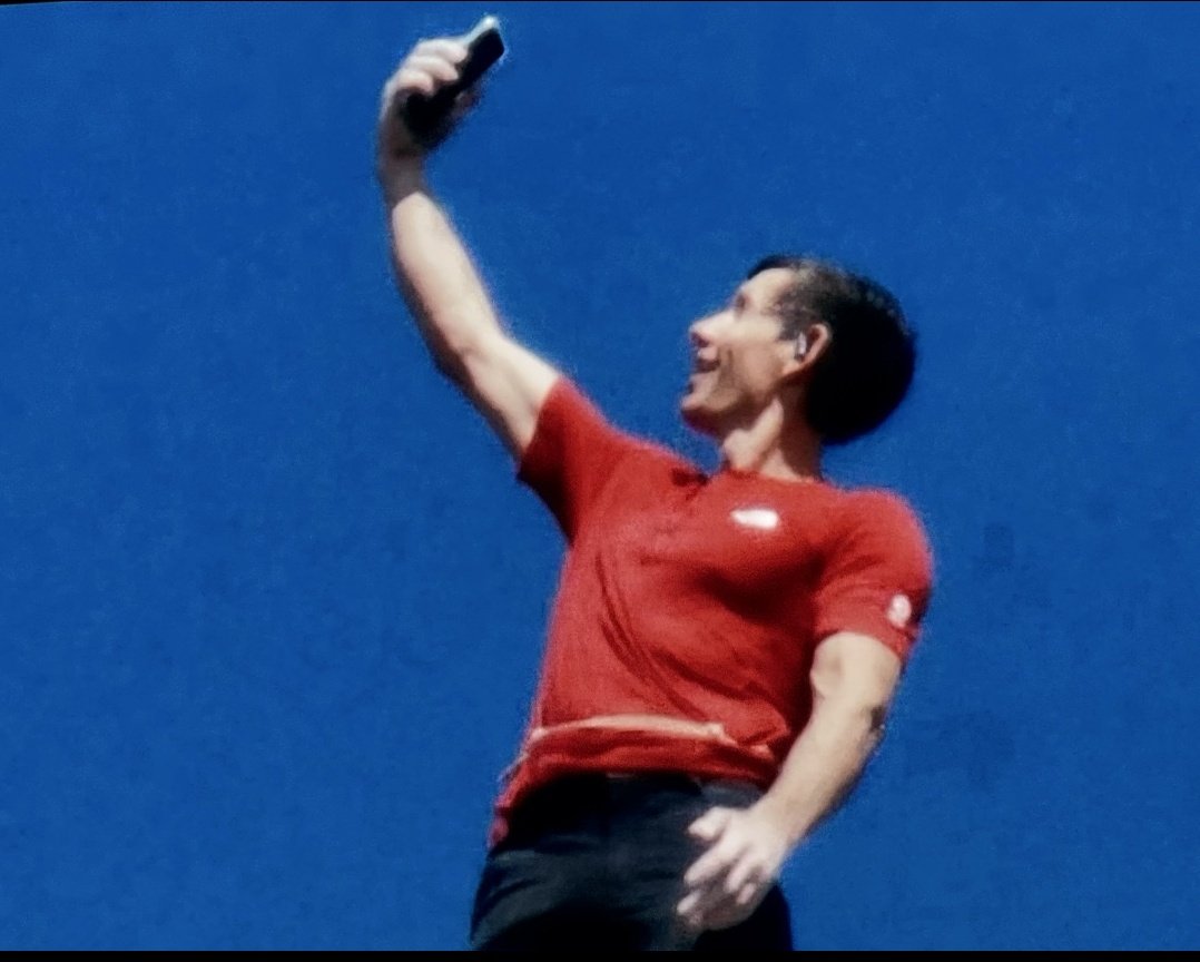 Georgiapapi's tweet image. Me after the storm and the pipes don't freeze 
#IceStorm