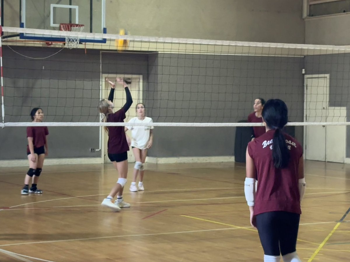 LenaClemons2030's tweet image. Had a great day! Club volleyball tryouts, then a pitching workout. I’m cooked but it always feels good to put in the work! #workout #softballgoals #disciplineovermotivation #gettingstronger #workwins