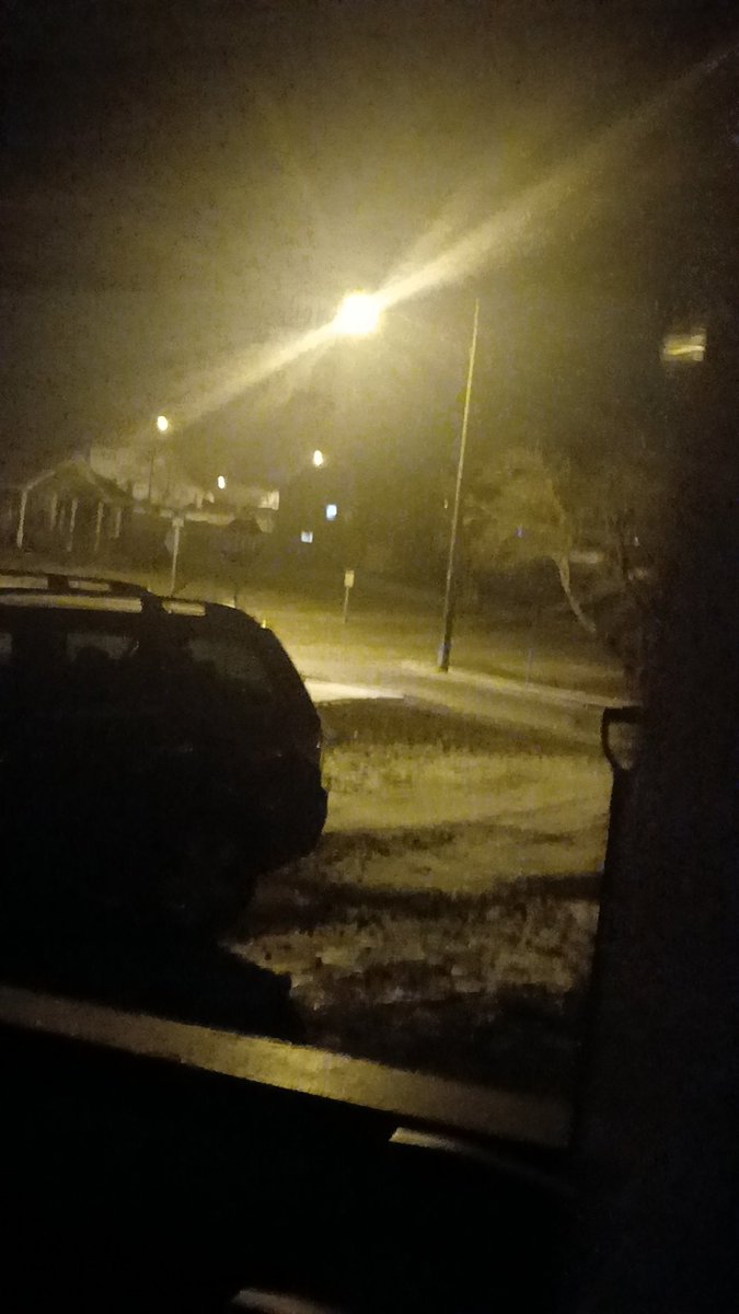 Hunter_Vlogs_'s tweet photo. @MaxVelocityWX snow has started in byesville ohio https://t.co/Pj5reElNgh