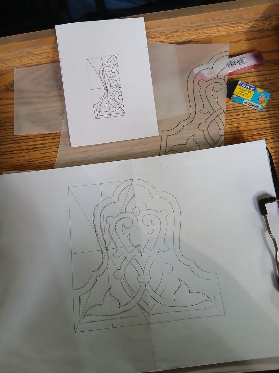 توثيقا لأول تكبير لوحده زخرفية، اعمله في ربع ساعة تقريبًا. 
بدون اي ادوات غير قلم رصاص وورق وكلك وقلب محب وعقل كله حماس لتعلم هذا الجمال.