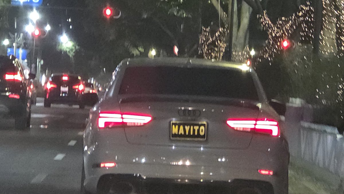 mareojauregui's tweet photo. @SSC_CDMX donde se consiguen estas placas?? Para tener completa inmunidad al manejar en temas como alta velocidad es donde se le da la gana, respeto a los demás conductores??? Porqué permiten tantas personas así?? https://t.co/uRaPp65GSQ