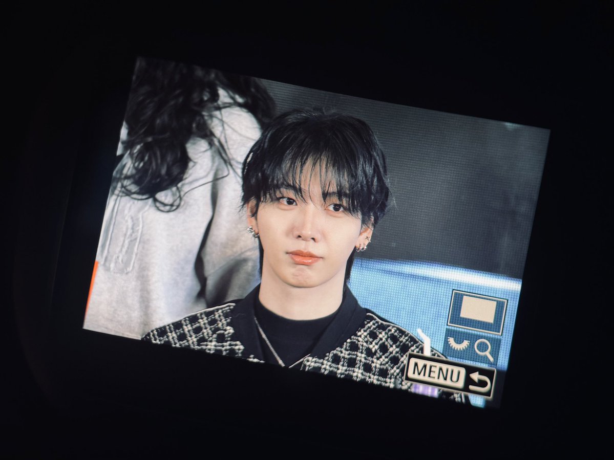 거울로장난치다가원도어한테혼남 ㅅㅂ