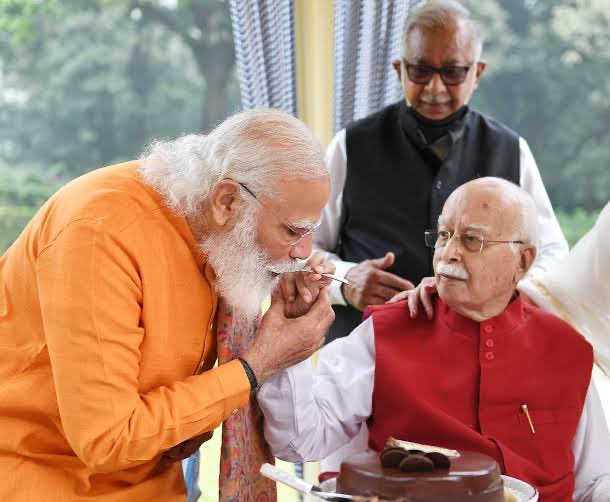 -He entered Assembly as CM &amp; Parliament as PM.
-Runs largest political party of world.
-1656 MLAs.
-finished 50+ political parties.
-shot down 370
-Made the temple
-gave existential crisis to all National Parties.

Yet, he never gathered chhapri kurla crowd to do Kaisaa Haraya!!!