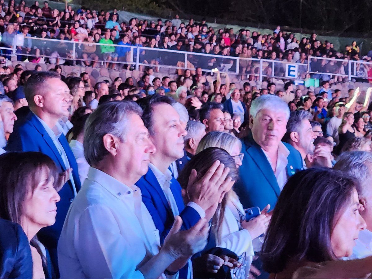 Felicitaciones a quienes hicieron posible la Vendimia de #SanRafael Tierra de Sueños 🍇

El trabajo de los hacedores culturales refleja el compromiso, la planificación y el profesionalismo que sostienen una de las expresiones culturales más importantes de #Mendoza.

#Vendimia2026