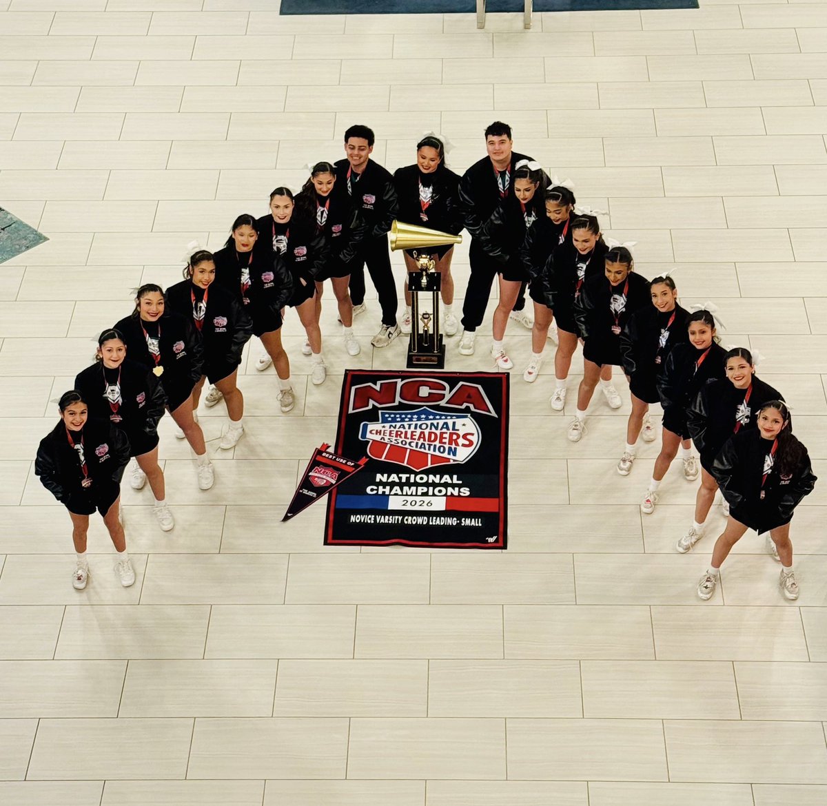 Wolverine Cheer 💚💕📣 tweet media