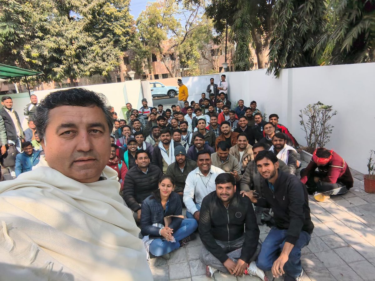 यह फैसला बता गया—
सरकार में अभी संवेदनशीलता ज़िंदा है।

कनिष्ठ अनुदेशक भर्ती की ज्वाइनिंग देने के लिए अनन्त शुभकामनाएं 
<a href="/kkvishnoibjp/">K.K.Vishnoi</a>
<a href="/BhajanlalBjp/">Bhajanlal Sharma</a>
<a href="/RajCMO/">CMO Rajasthan</a>
#धन्यवाद_केके_विश्नोई 🙏