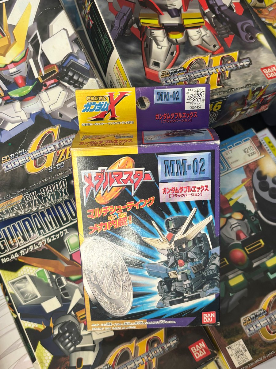 持ってた気がする コインを腕に引っ掛けて回転撃ちみたいなのもあったような