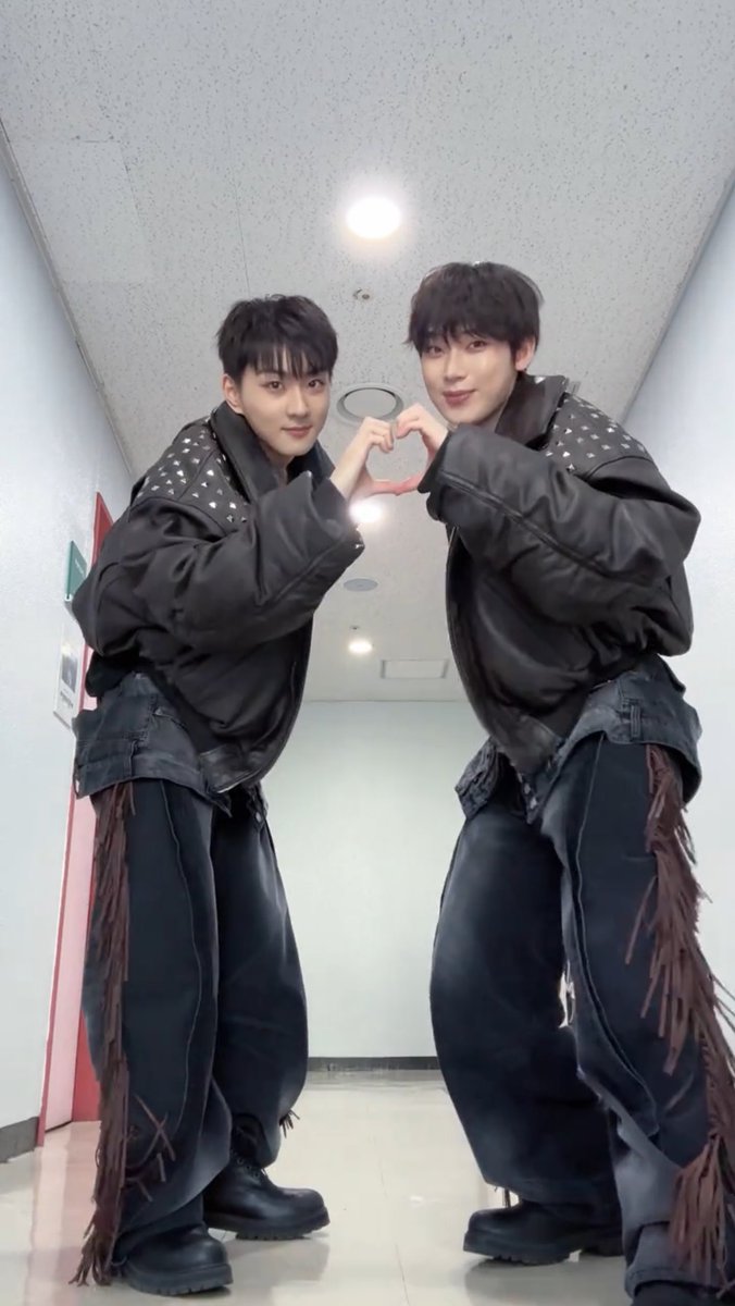 pocketzgallery's tweet photo. SUNWON HEART 😭 https://t.co/OVq2by8lGM