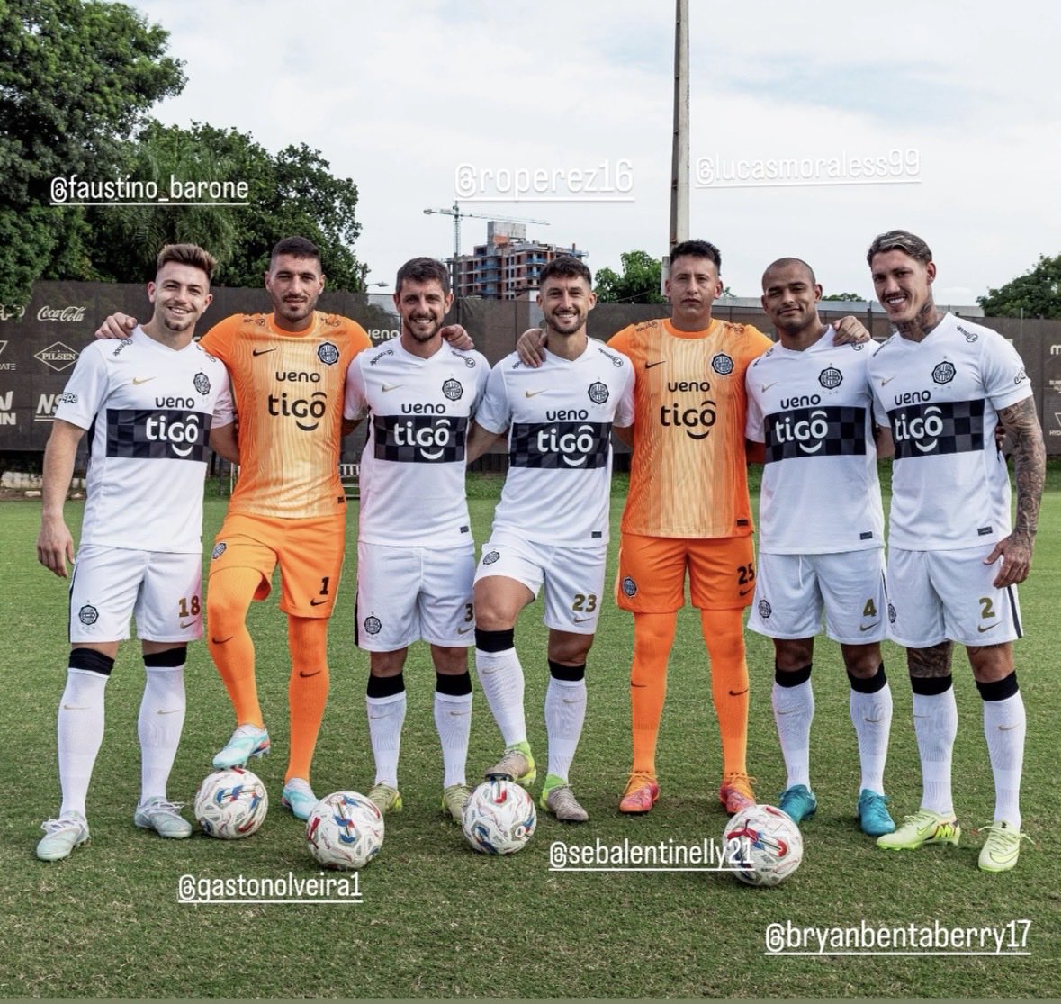 🇺🇾 Olimpia de Paraguay es el equipo del exterior con más uruguayos en su plantilla. 

•Sebastián Lentinelly
•Gastón Olveira
•Bryan Bentaberry
•Rodrigo Pérez
•Alejandro Silva
•Faustino Barone
•Lucas Morales