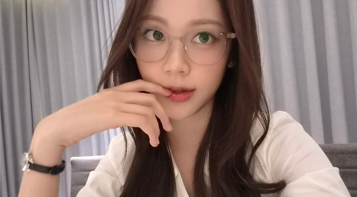 cangcimemen's tweet photo. shit bahaya bgt anjim carmen mamah mode begini😭😭😭 https://t.co/53IYq6ljz7