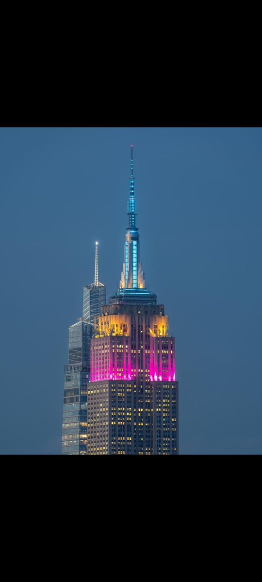 JINSRECORD's tweet image. #JIN is the first and only Korean soloist to light up the famous EMPIRE STATE BUILDING!!!🔥