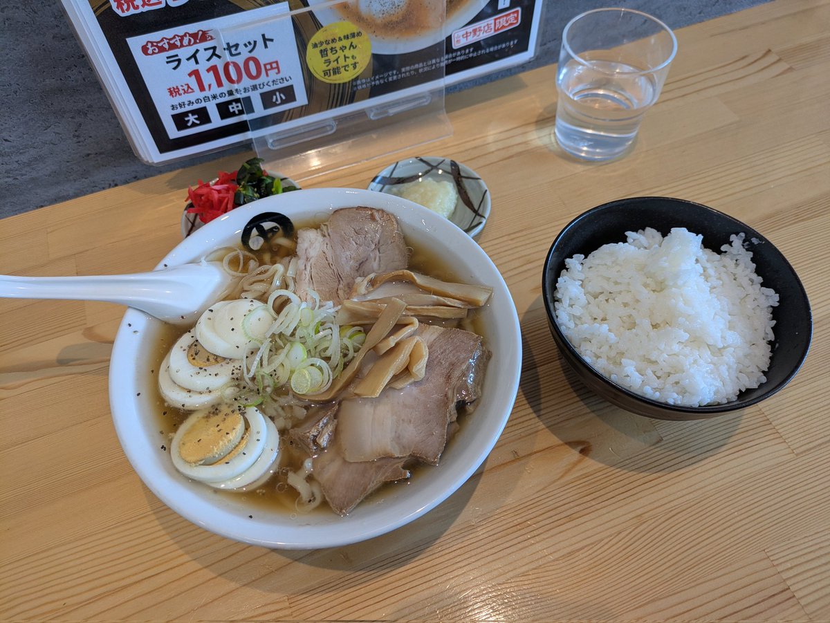 放送翌日とあって 店内賑わっておりました? 哲っちゃんラーメン 